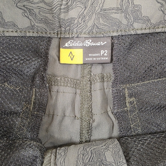 Eddie Bauer Green Gray Patterned Cargo Capris - Picture 2 of 7